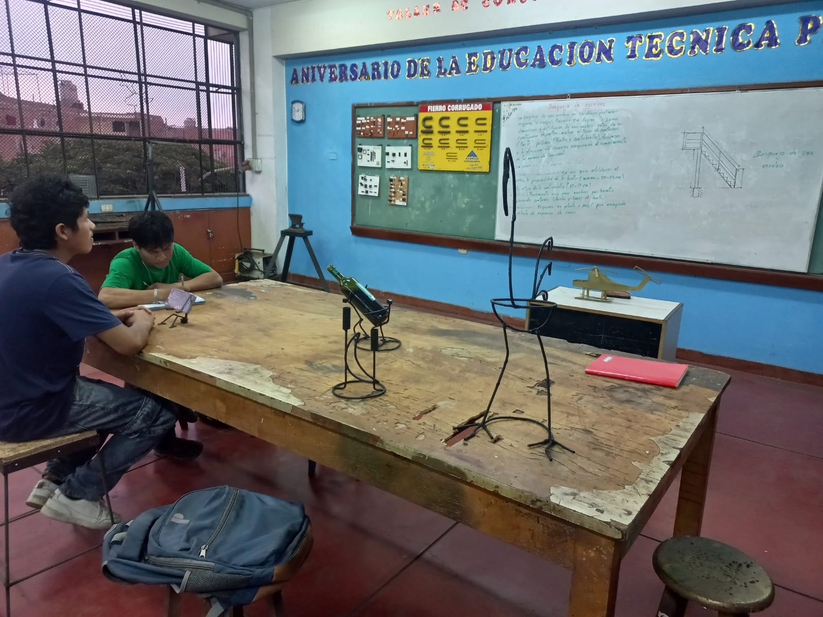 Exposición de trabajos de carpintería metálica
